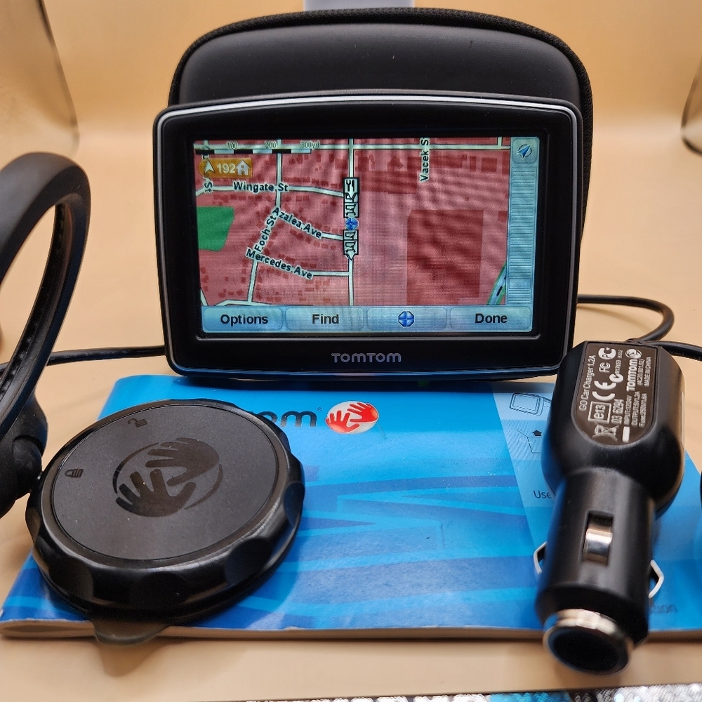 TomTom XL NAVIGATOR 4.3 Touchscreen N14644 Portable GPS